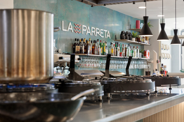 LA PARRETA coastal-kitchen