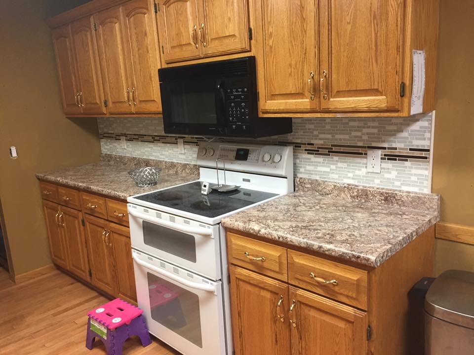 Example of a transitional kitchen design in Chicago