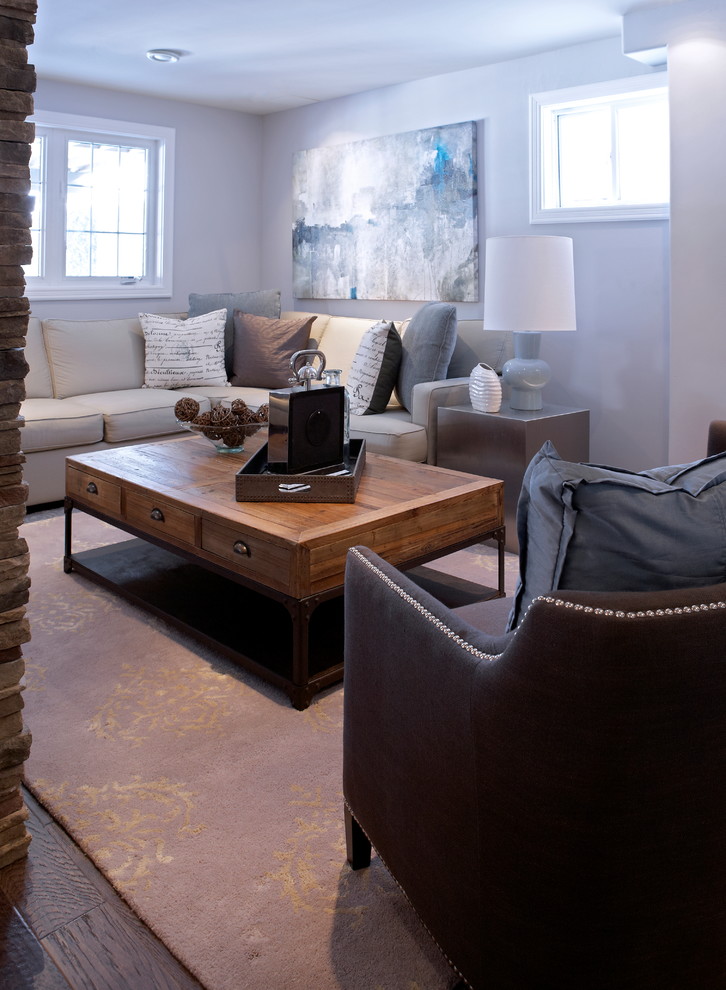 Transitional home design photo in Toronto