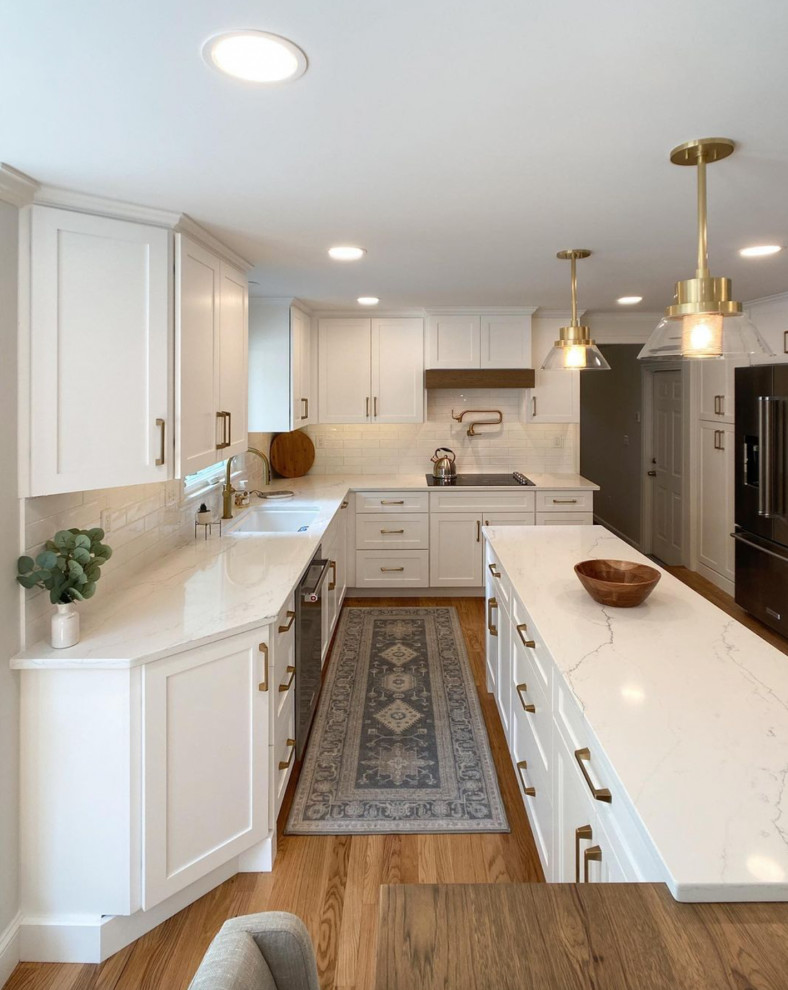Kitchen - transitional kitchen idea