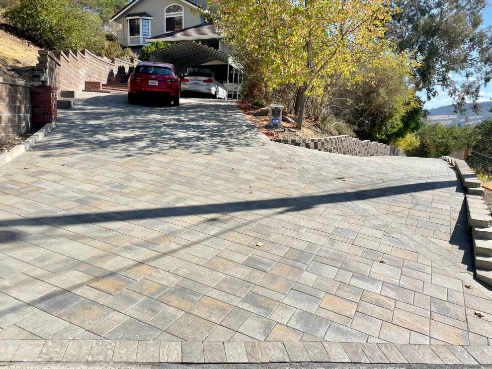 Driveway and Retaining Wall in Alamo