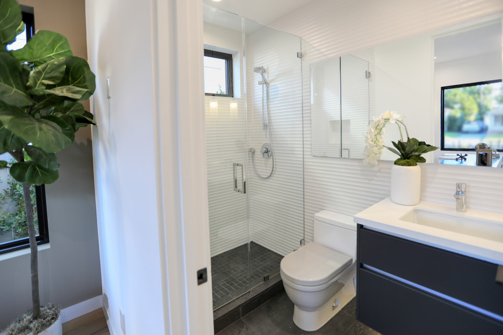 Modern Home Mar Vista Modern Bathroom Los Angeles by Unified