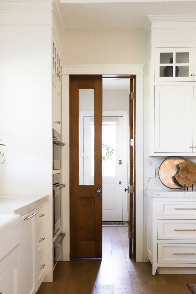 Transitional kitchen photo in Phoenix