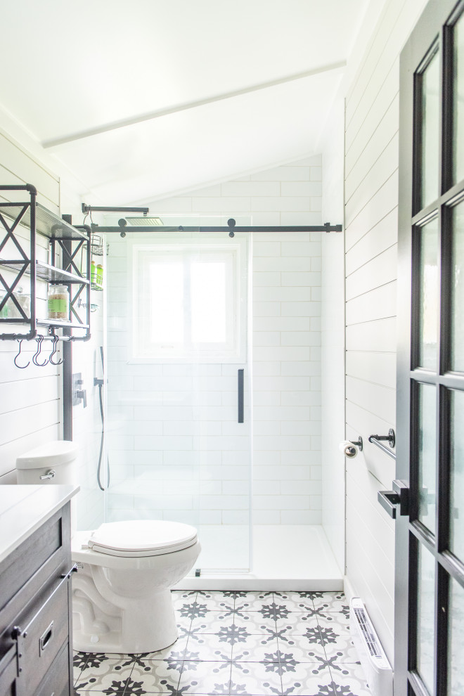 Home design - transitional home design idea in Toronto