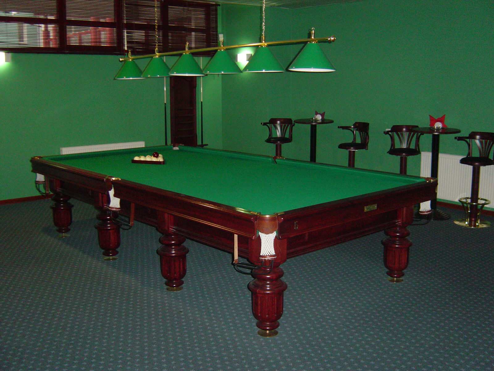 Бильярдные столы и комнаты