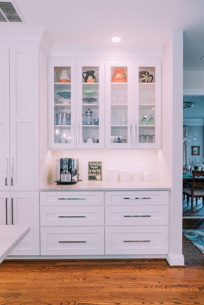Transitional kitchen photo in DC Metro