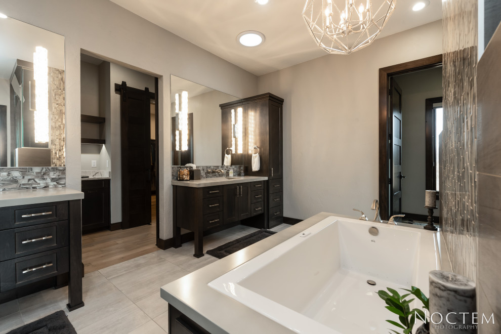 Bathroom - transitional bathroom idea