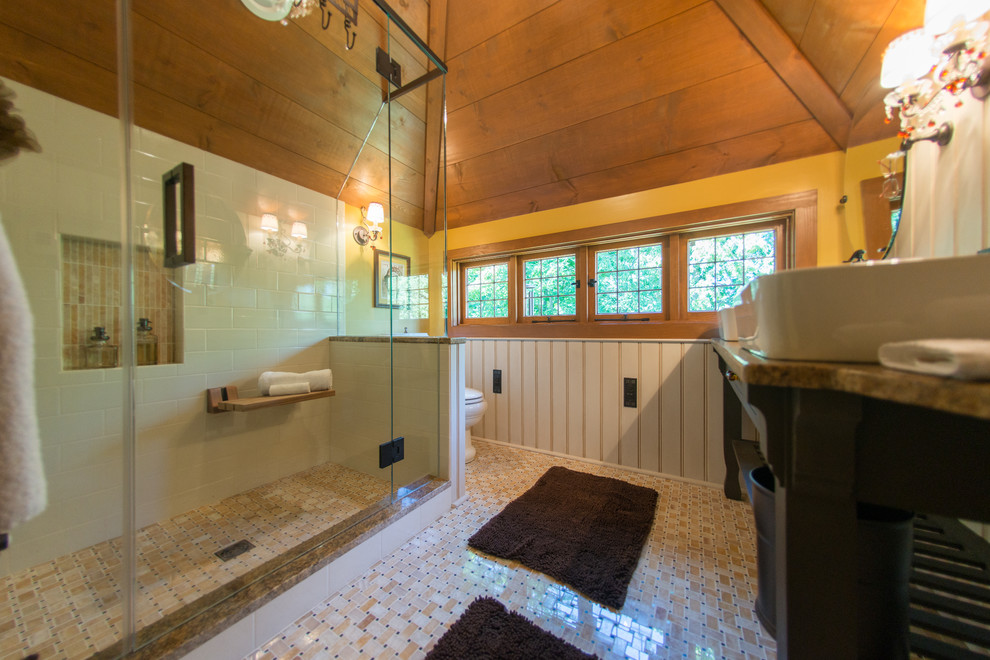 Inspiration for a small country bathroom in Columbus.