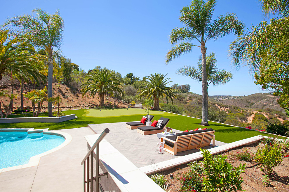 Transitional home design photo in San Diego