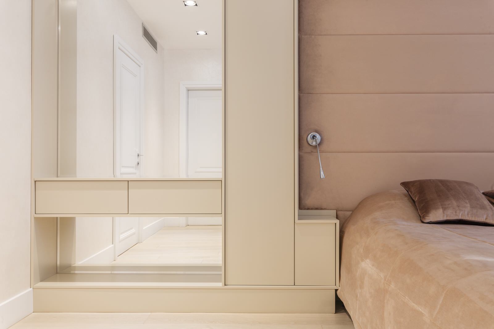 Двух этажная квартира для большой семьи, 210 кв м