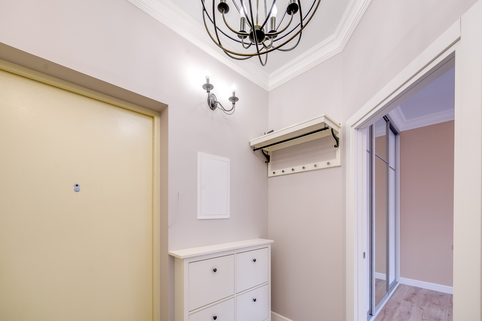 Квартира для молодой девушки в Санкт-Петербурге, 46 кв.м