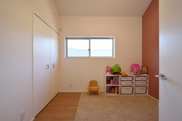 東郷の家（新城市）子供部屋 minimalistisch-kinderzimmer