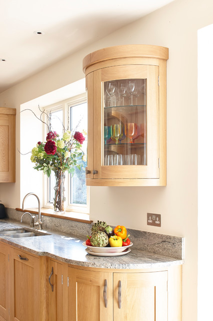 Large Flowing Space Kitchen lantlig