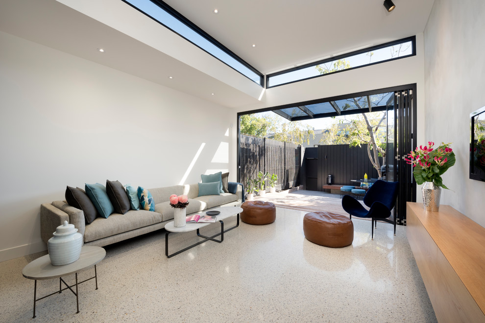 Photo of a transitional living room in Melbourne.