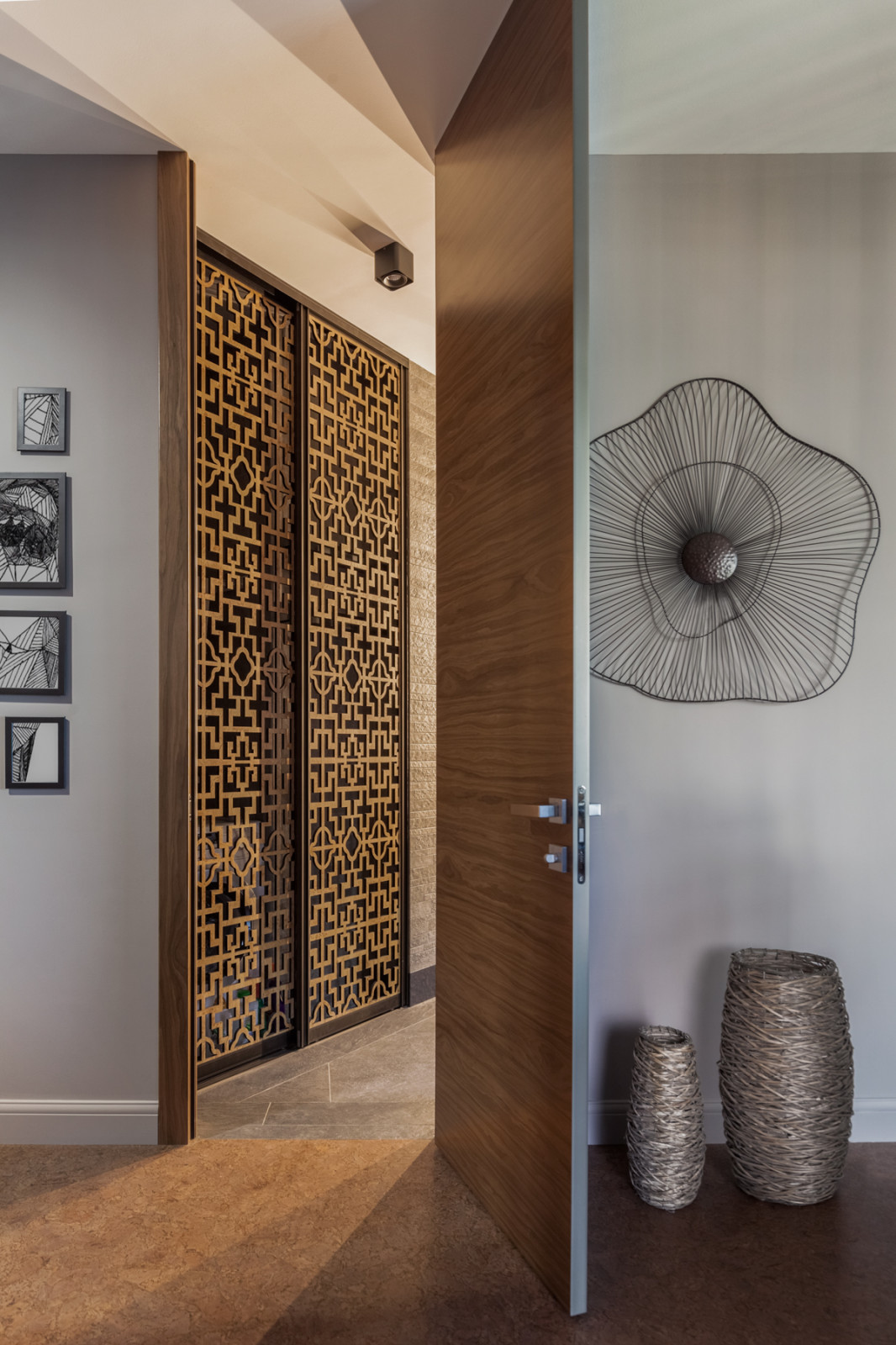 Вид на прачечную из гостиной