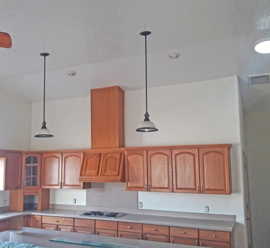 Kitchen - transitional kitchen idea in Albuquerque
