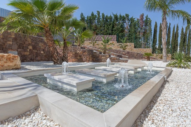 Villa Hermes modern-garden