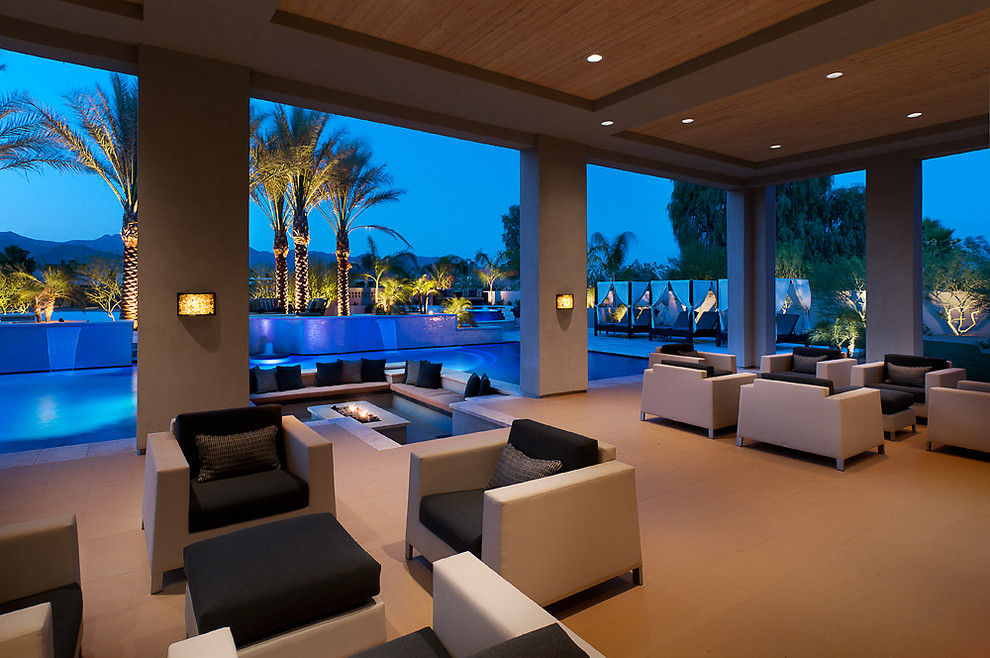 Contemporary patio in Phoenix.
