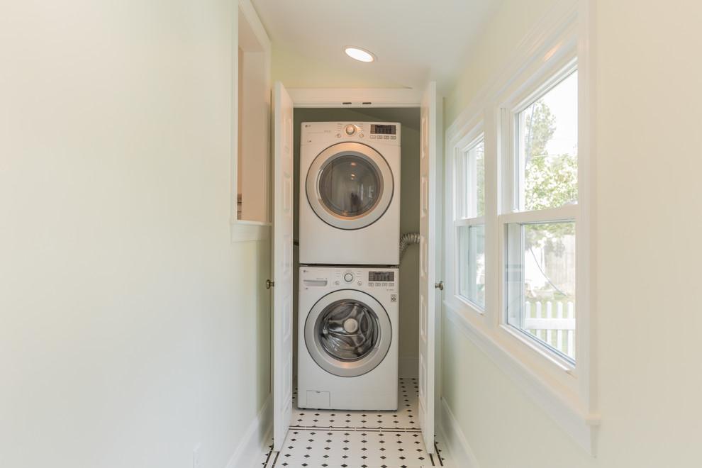 Small traditional laundry room in Philadelphia.