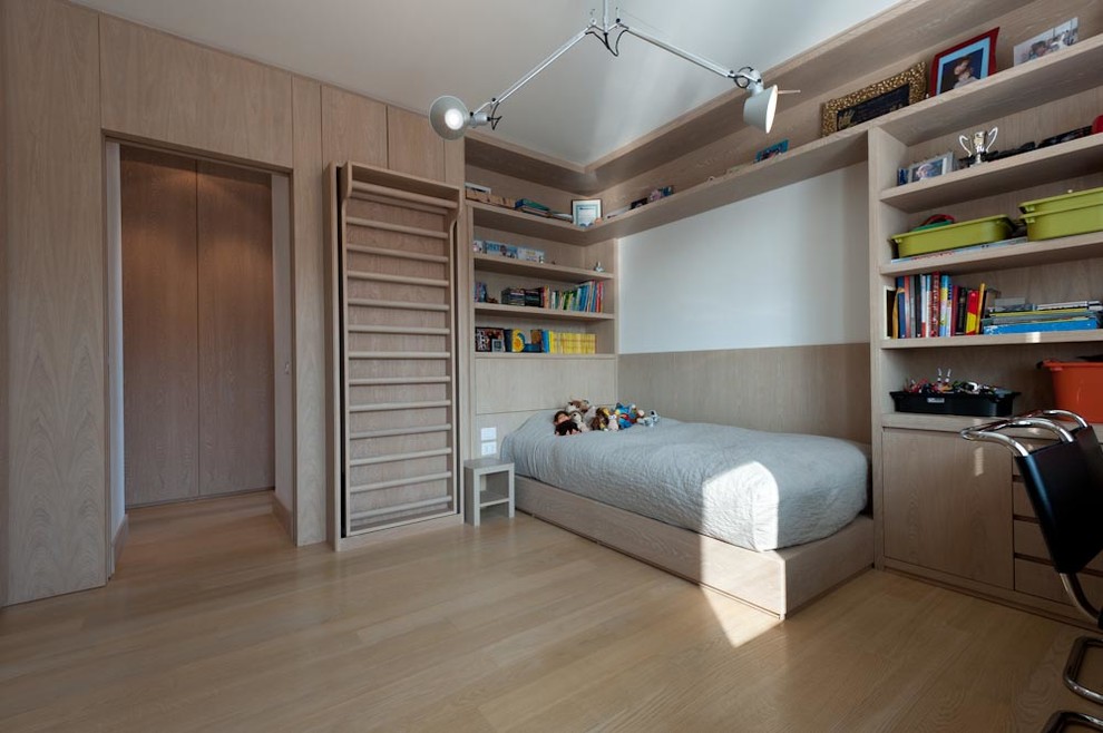 Contemporary kids' room in Rome.