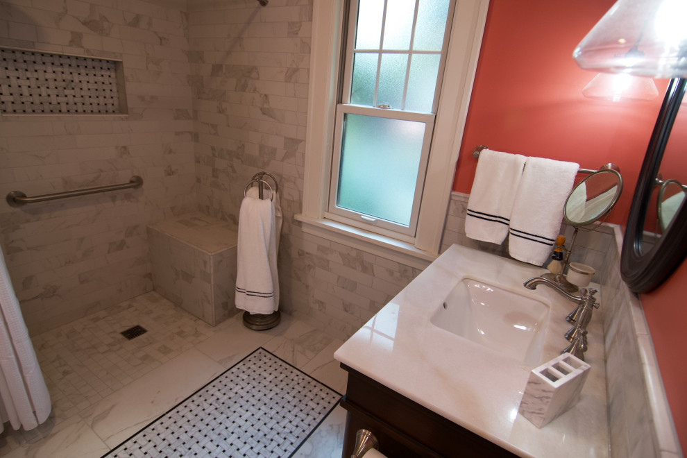 Idées déco pour une salle de bain principale classique en bois foncé de taille moyenne avec un placard en trompe-l'oeil, une douche à l'italienne, un carrelage beige, des carreaux de céramique, un mur orange, un sol en carrelage de céramique, un lavabo encastré, un plan de toilette en granite, un sol beige, une cabine de douche avec un rideau, un plan de toilette blanc, un banc de douche, meuble simple vasque et meuble-lavabo sur pied.