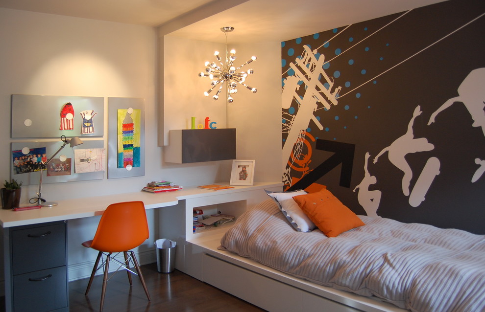 This is an example of a contemporary kids' room for boys in Montreal.