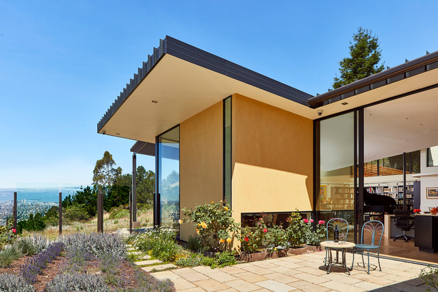 PLUShouse modern-house-exterior