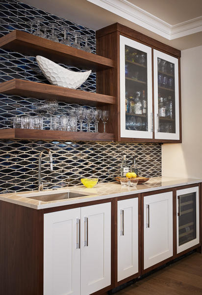 Kitchen - transitional kitchen idea in St Louis