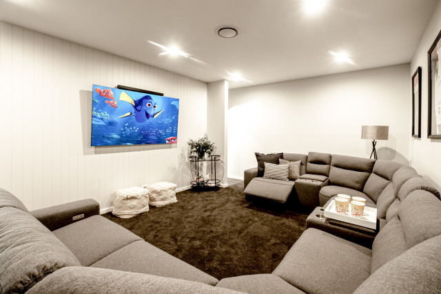 Macmasters Beach beach-style-home-theater