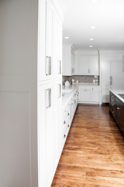 Transitional transitional-kitchen