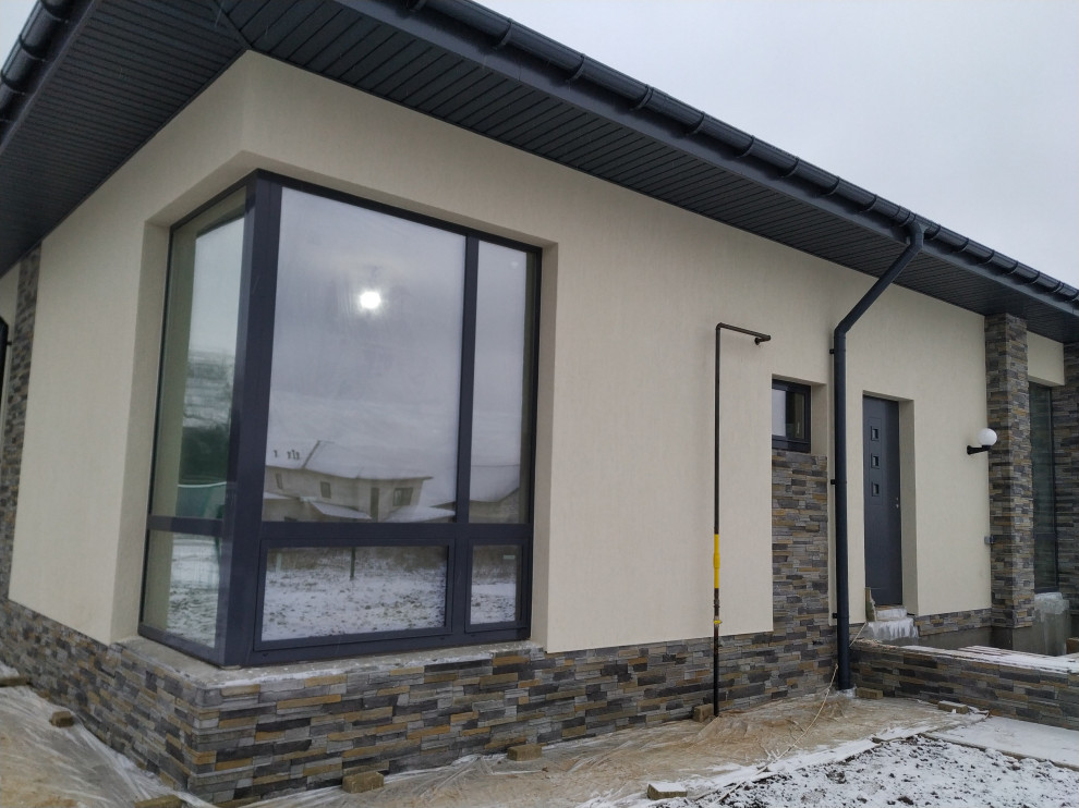 Небольшой одноэтажный дом из кирпича, утепление фасада пенопластом 150мм