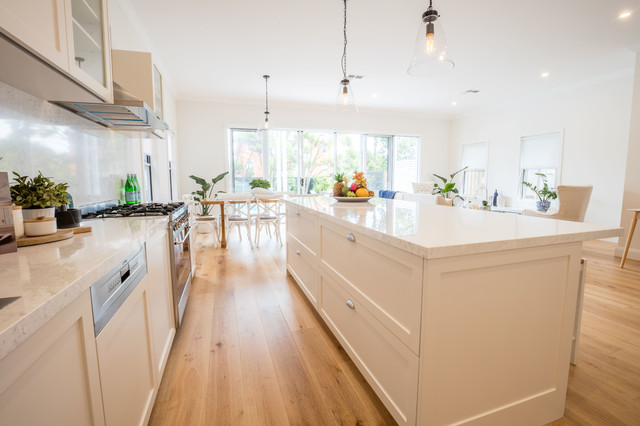 Freshwater beach-style-kitchen