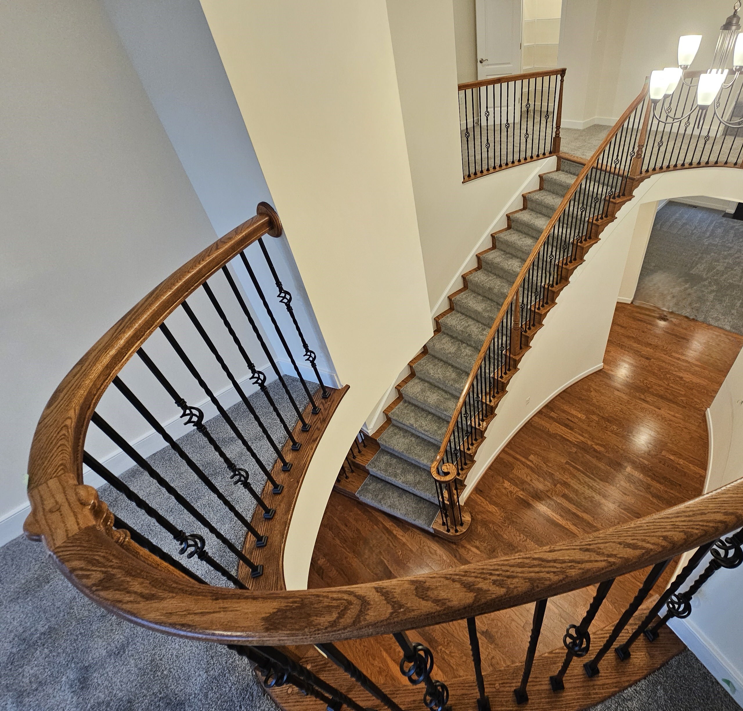 128_Grand Entryway Elliptical Staircase, Nokesville, VA 20181