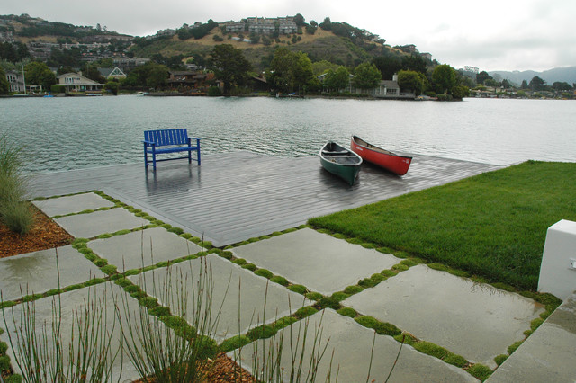 Lagoon contemporary-garden