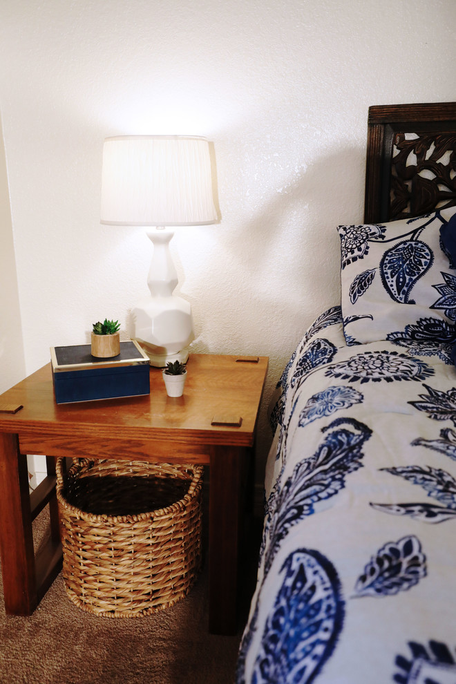 Home design - transitional home design idea in Phoenix