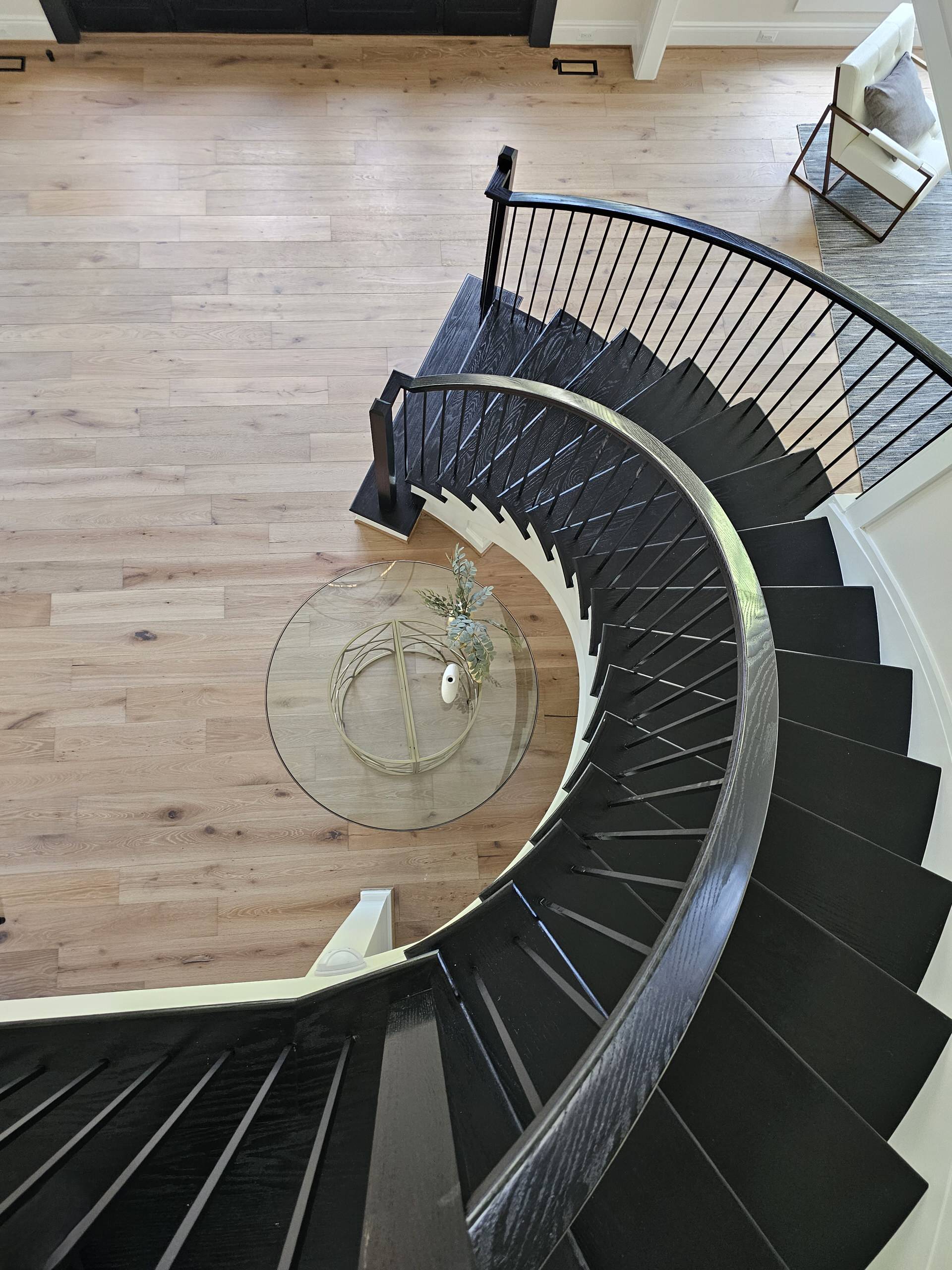 Elegant Curve Elevates Modern Design, Mclean, VA 22101