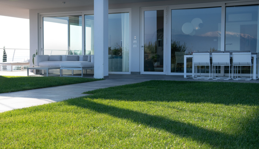 Интерьер апартамента в HPA, Паденге-Суль-Гарда, Италия