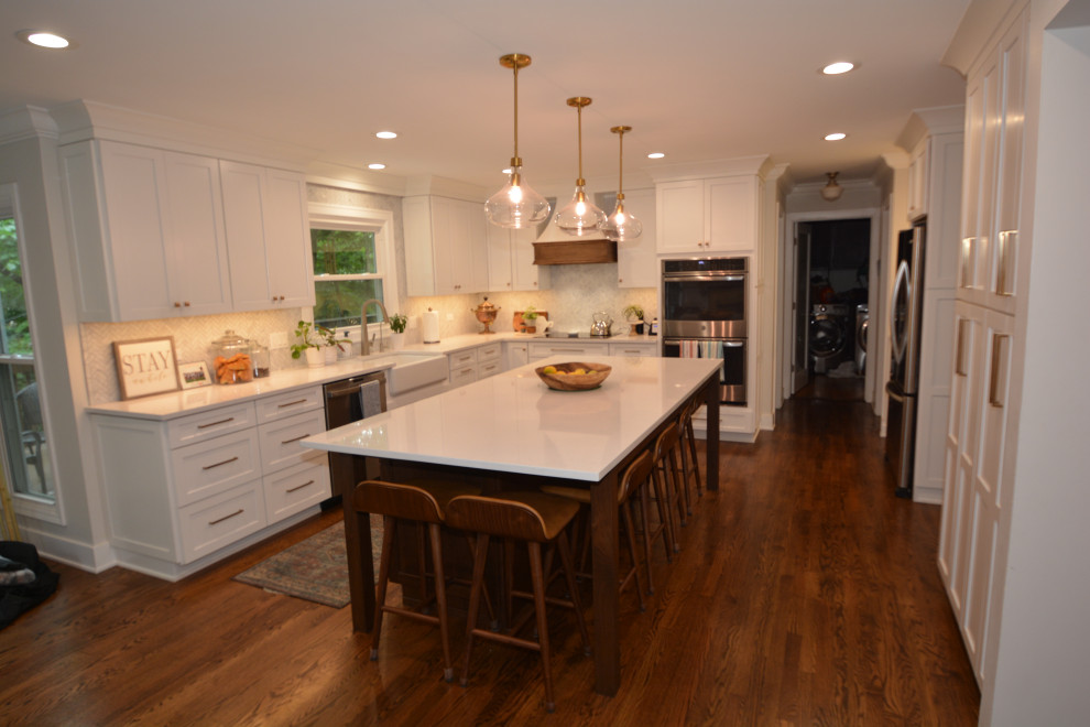 Kitchen - kitchen idea in Chicago