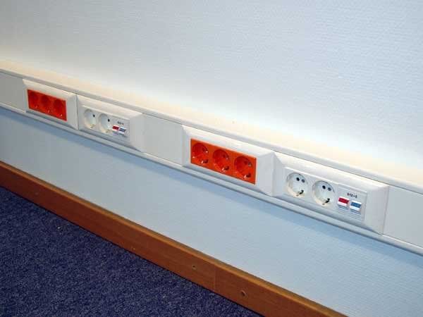 Электромонтаж в офисе