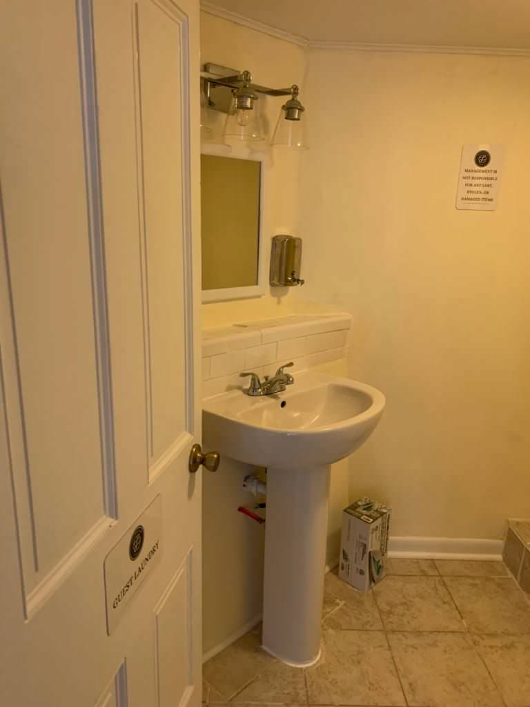 B&B Hawksbill Luray