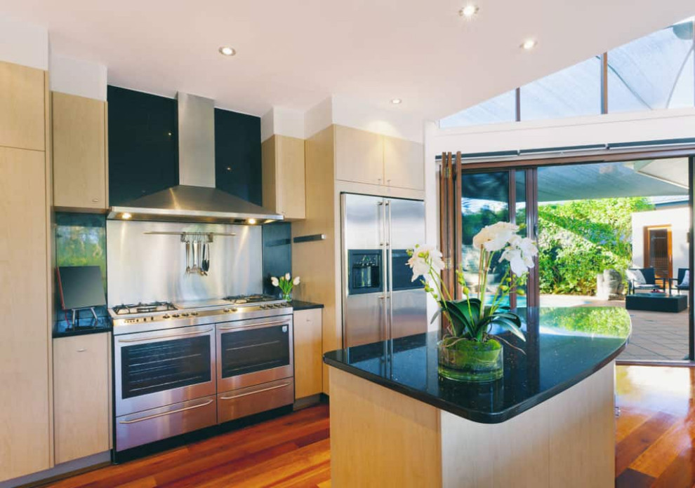 Design ideas for a contemporary kitchen in Newcastle - Maitland.