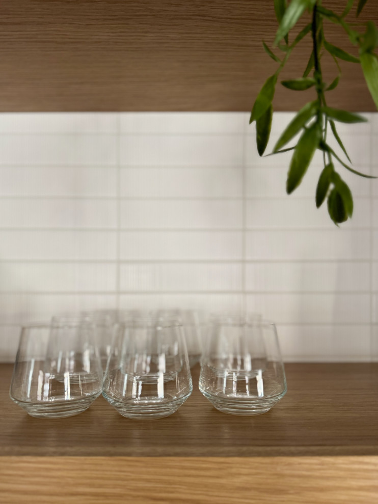Example of a minimalist home bar design in Denver