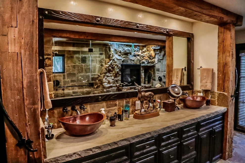 Mountain style bathroom photo in Orange County