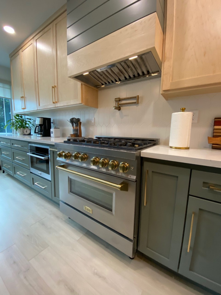 Folsom- Upscale Transitional Kitchen