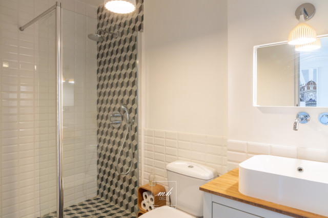 Preignac modern-badezimmer