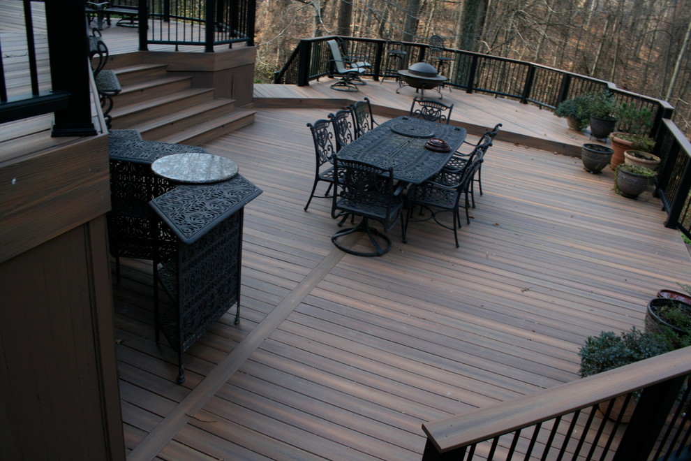 Inspiration for a transitional deck remodel in Baltimore
