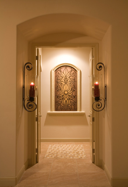 Mediterranean Style Model Home mediterraneen-entree