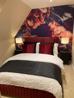 Bedroom w/ dark red walls, terracotta decor  Bedroom interior, Burgundy  bedroom, Bedroom red