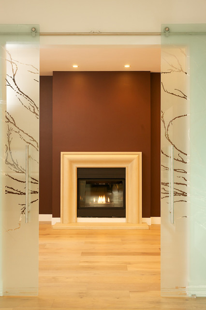Green custom home in Los Altos modern-wohnbereich