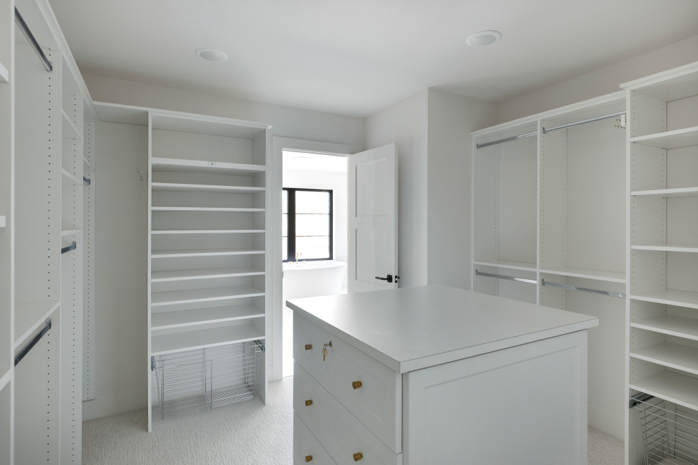 Inspiration for a modern closet remodel in Minneapolis